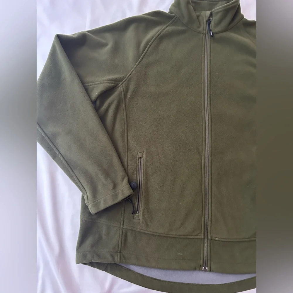 Lands End Men’s Full Zip Green Fleece Jacket. Size L 42/44. Very nice. Read.